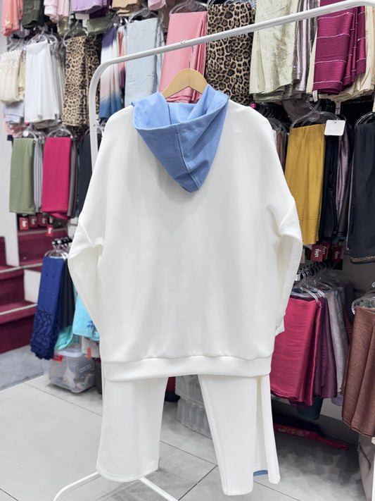 Premium Turkish Cord Set
Upgrade your wardrobe with this elegant Turkish cord set, designed for modern modest fashion. Crafted from premium Turkish fabric, it offers a soft feel, breathable comfort, and a graceful fit.
Perfect for daily wear, office looks, casual outings, and special occasions, this outfit combines sophistication with comfort effortlessly.