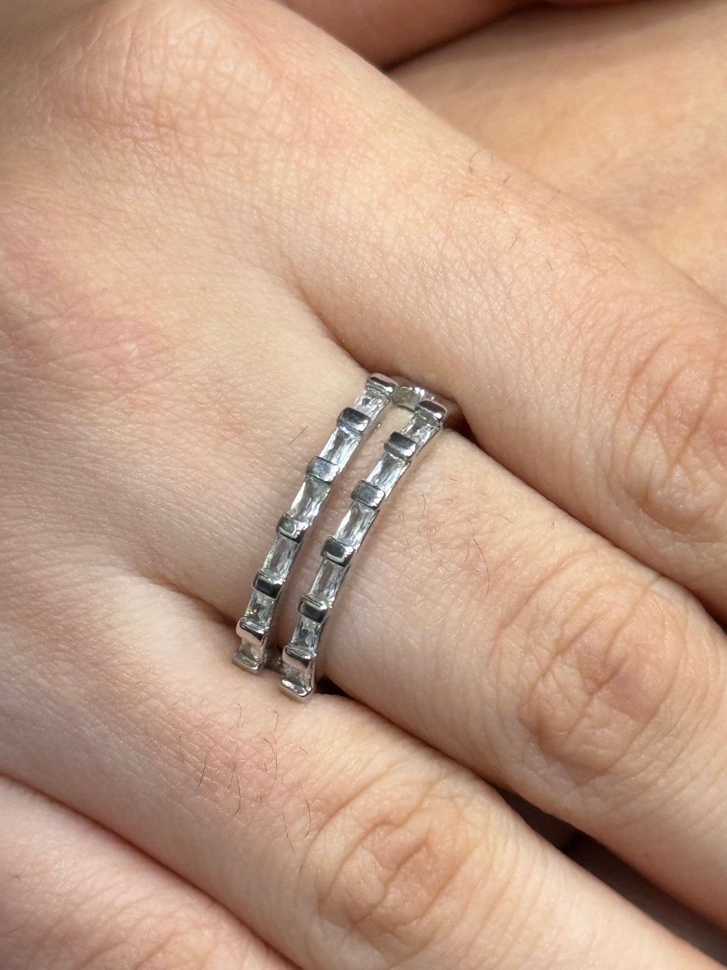 Daily wear band ring