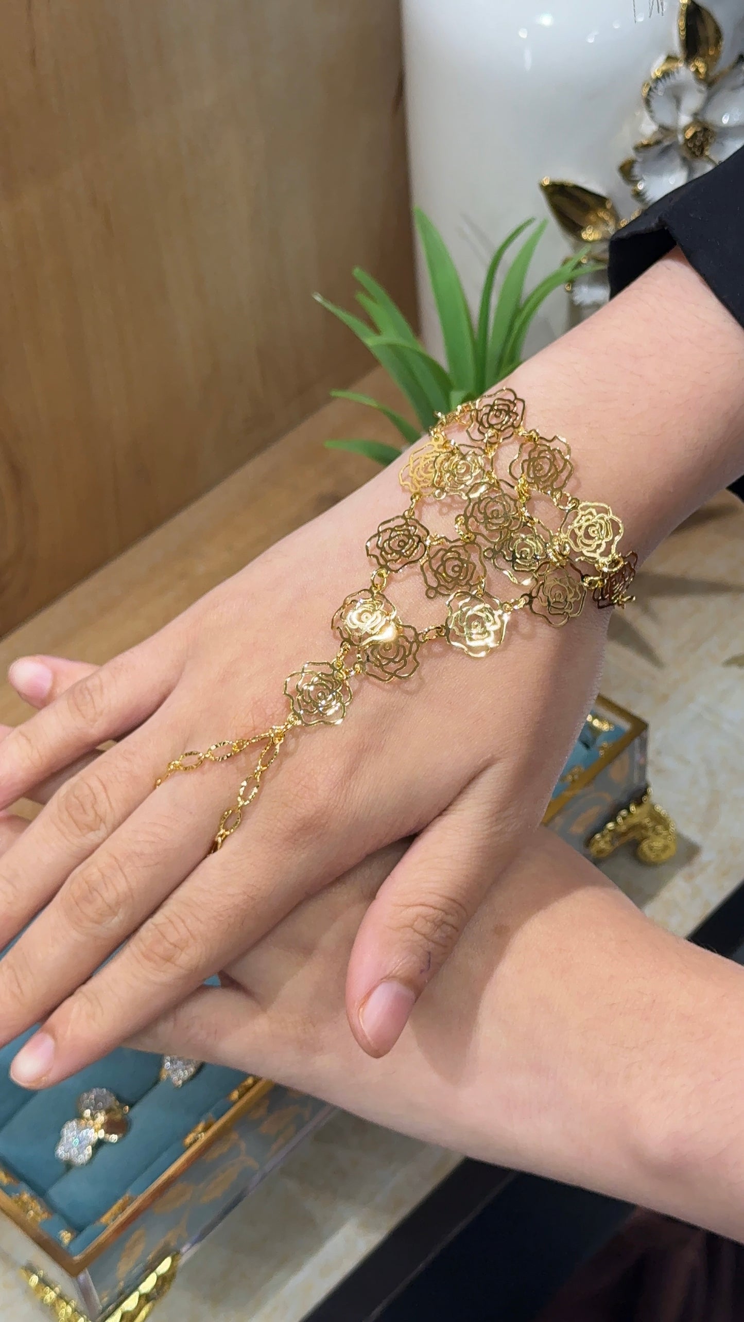 Anti tarnish handchain