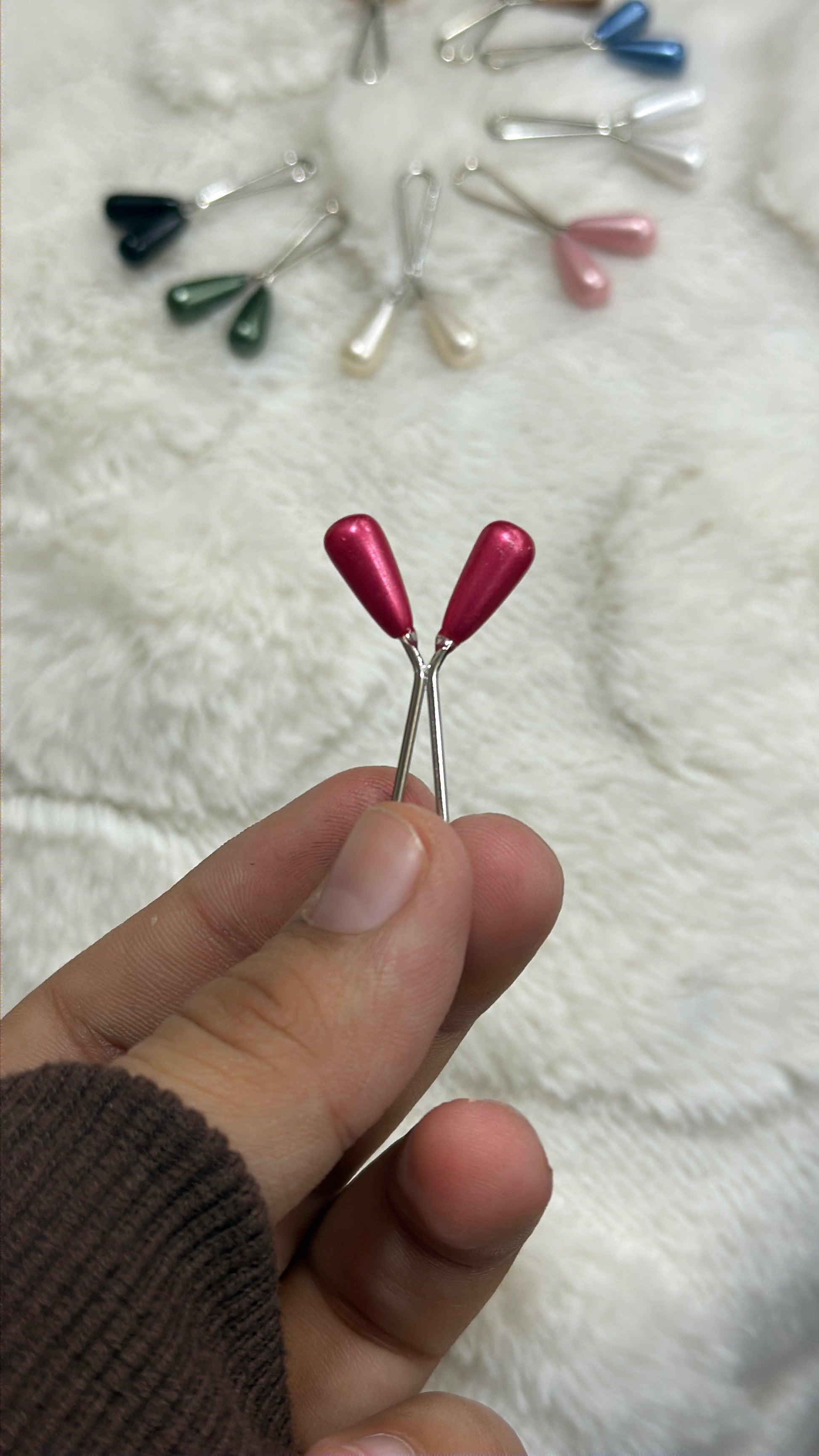 Elegant teardrop pearl hijab safety pins in 8 color options