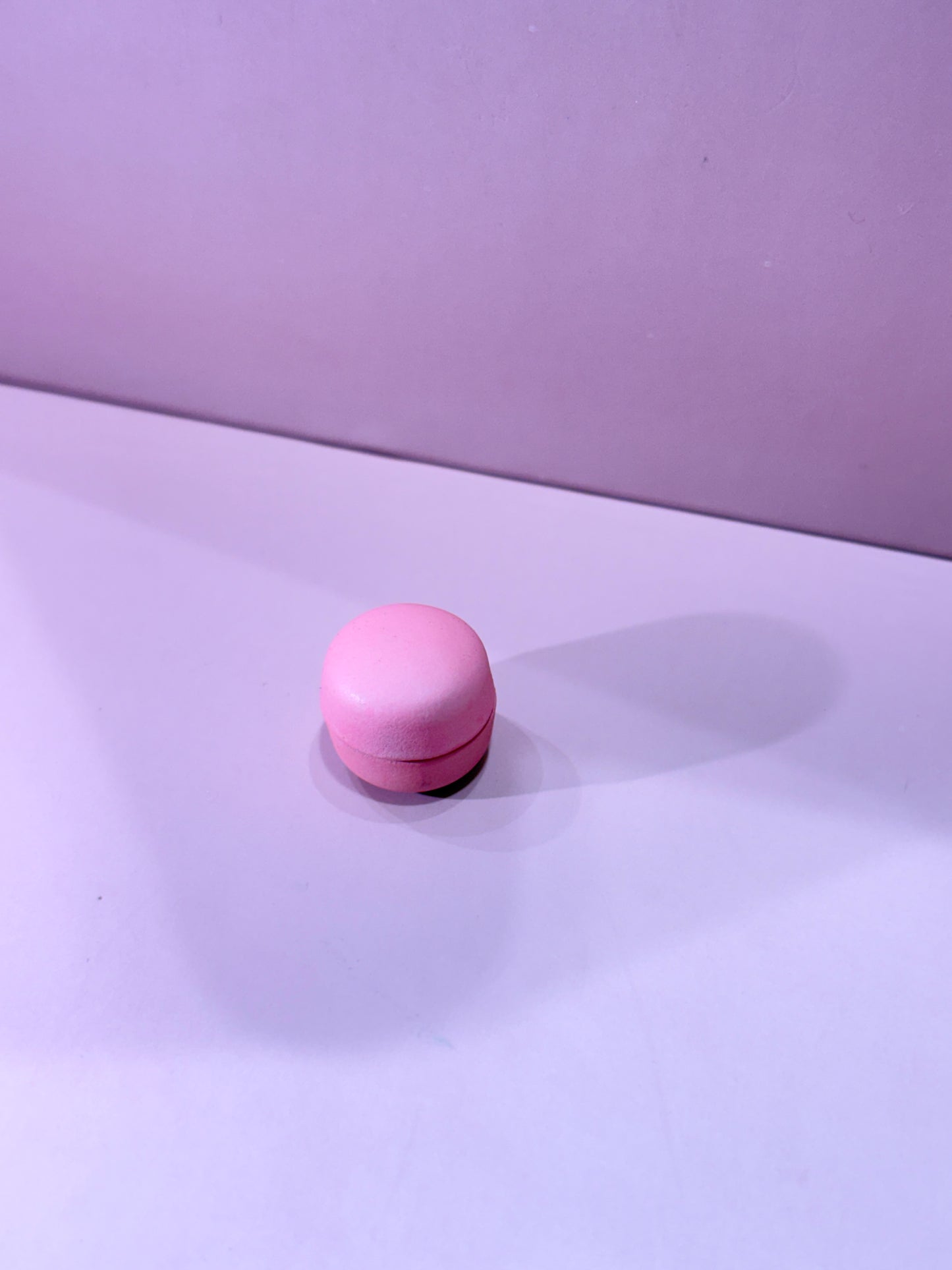 Small round pink hijab magnetic pin