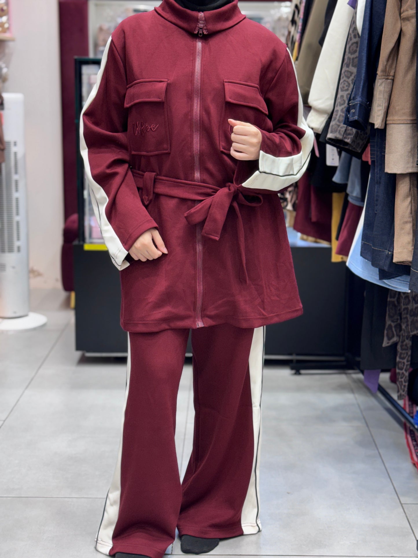 Women’s modest 2 piece tracksuit set with hijab – sporty zip-up jacket and wide leg pants