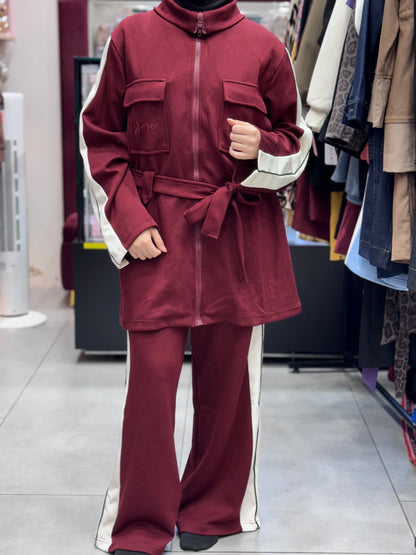Women’s modest 2 piece tracksuit set with hijab – sporty zip-up jacket and wide leg pants