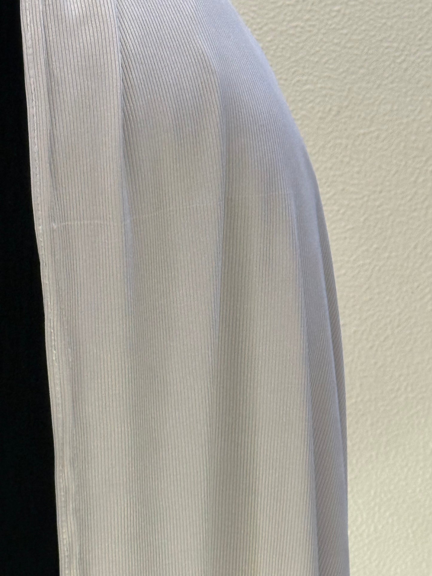 Ribbed premium jersey hijab in versatile light ash grey tone