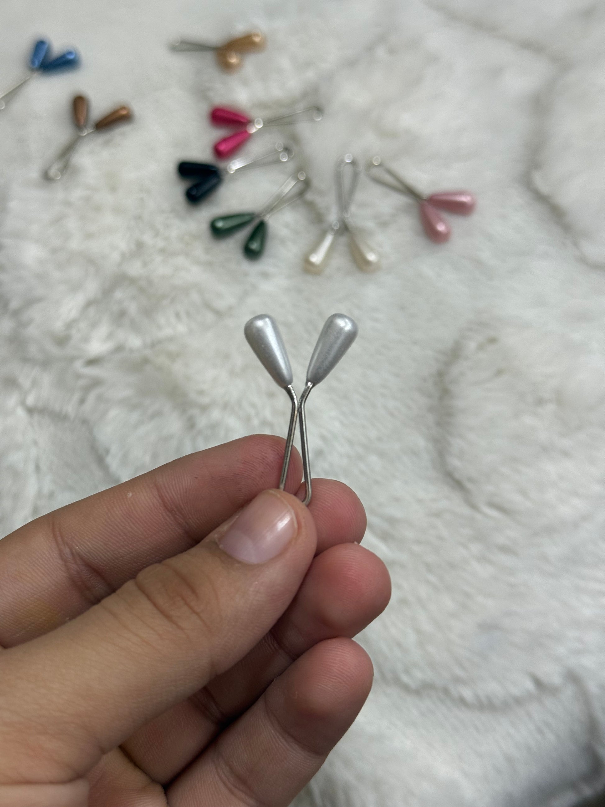 Assorted color pearl teardrop pins for hijab and abaya styling