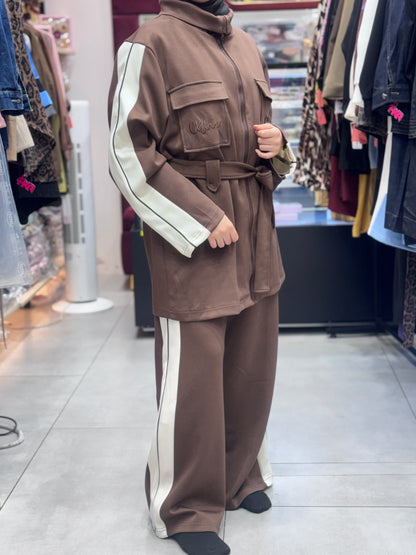 Side View Of Women’s modest 2 piece tracksuit set with hijab – sporty zip-up jacket and wide leg pants