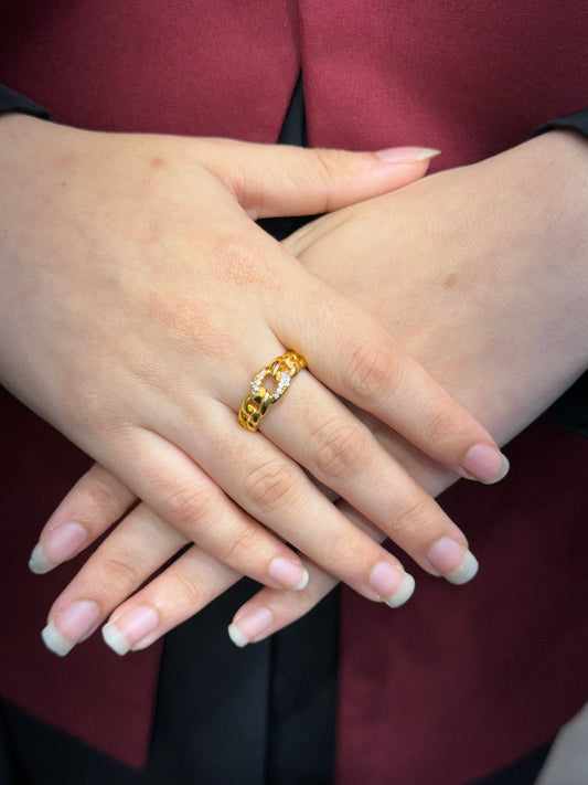 Anti Tarnish Ring

Elegant • Durable • Timeless

Waterproof Everyday Jewelry

Long-Lasting Shine